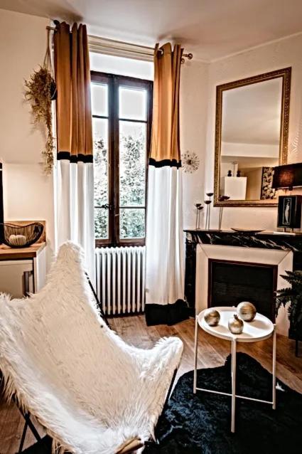 Belle Reine - 3 Appartements En Coeur De Centre-Ville Εξ Λε Μπαν Εξωτερικό φωτογραφία